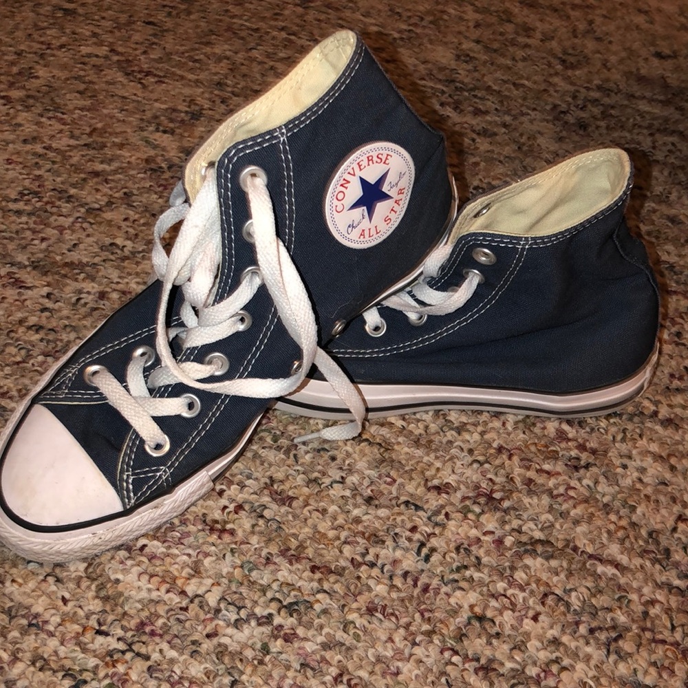 Navy blue high top converse size 7.5